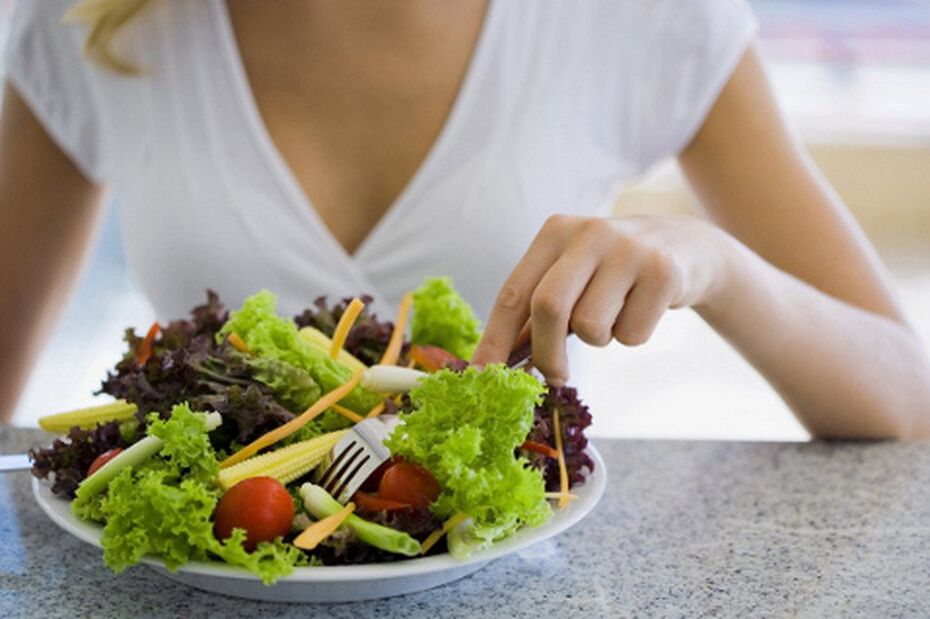 Para la gastritis es necesario evitar las verduras frescas en favor de las guisadas o hervidas. 