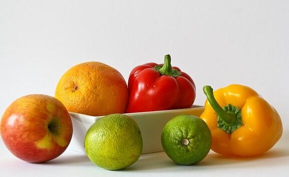 Manzana, naranja, pimientos y lima